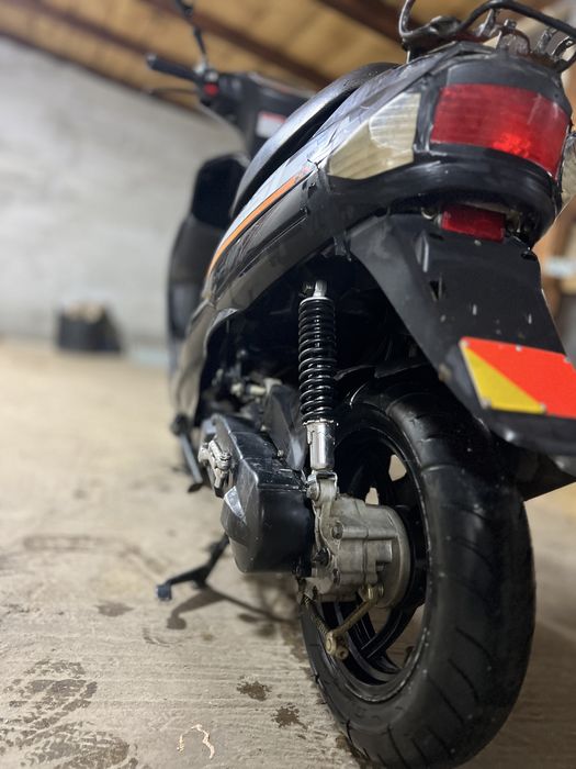 Vand/Schimb scuter 49cc CU ACTE!!