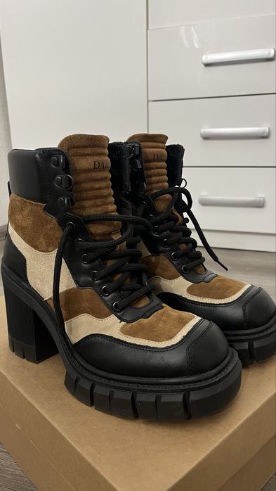 Чисто нови дамски боти – магазин Дарис