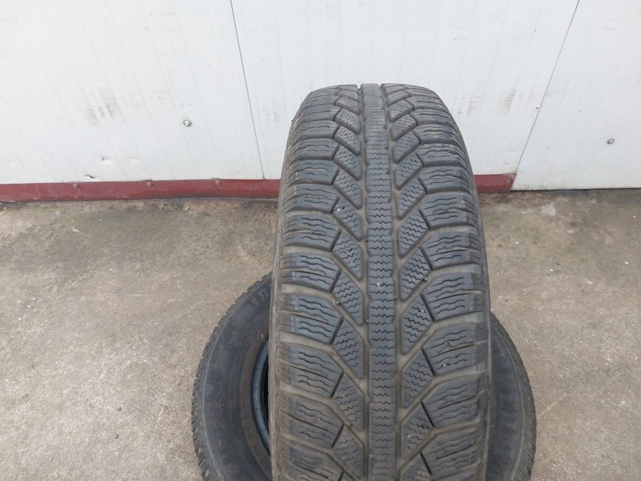 100 lei bucata! Doua anvelope M+S/IARNA 185 70 14 Semperit