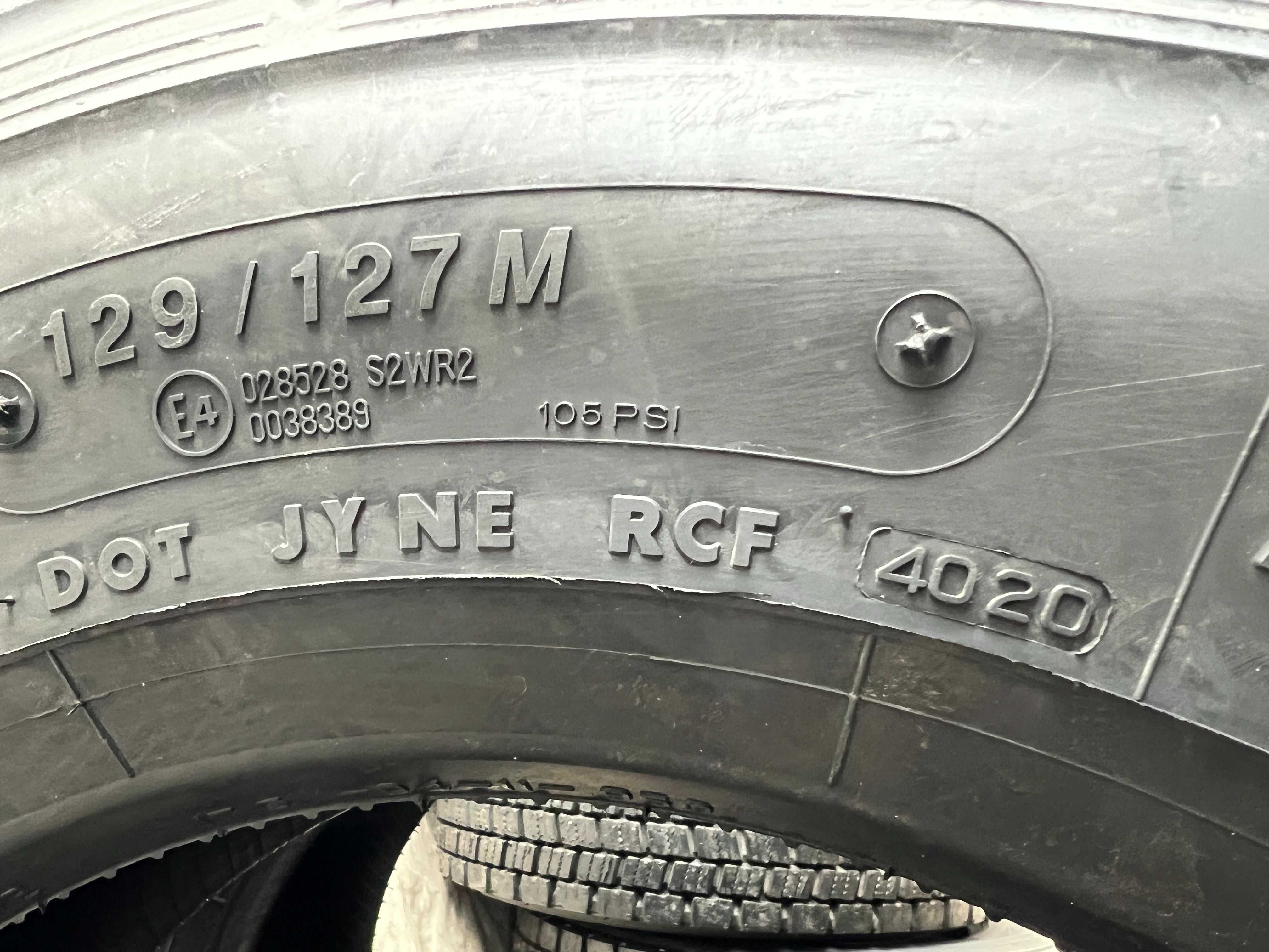 2 Нови товарни гуми 225/75R17.5 Bridgestone R-Drive 002 129/127M M+S