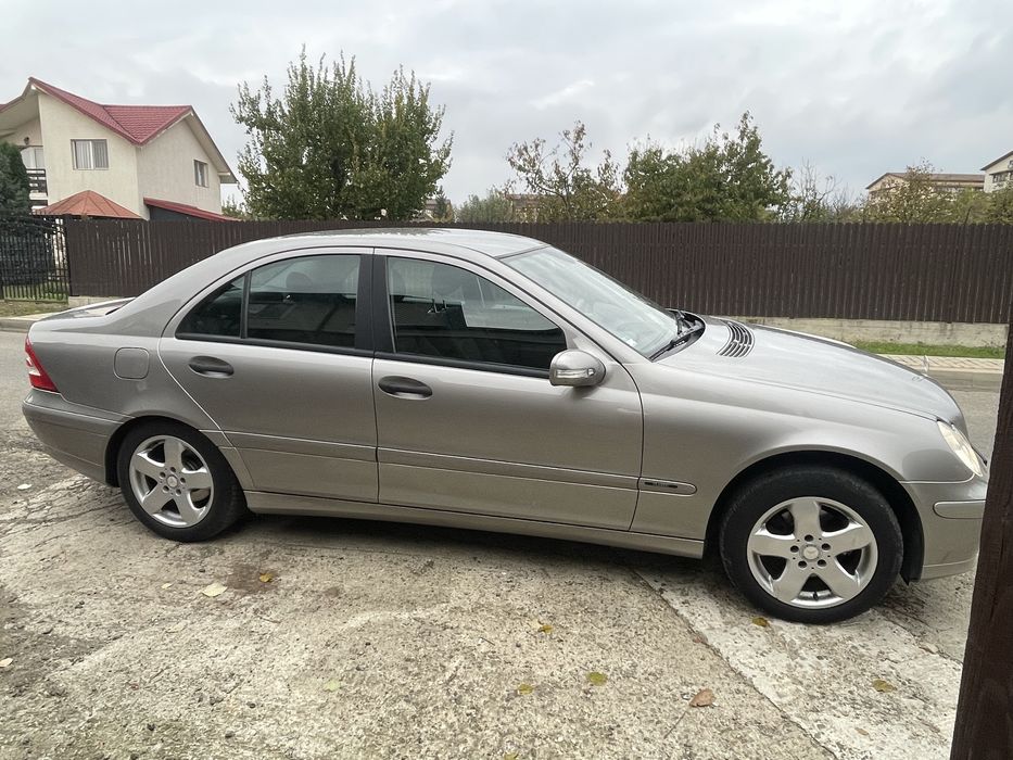 Mercedes C220  2005 27000km reali full istoric
