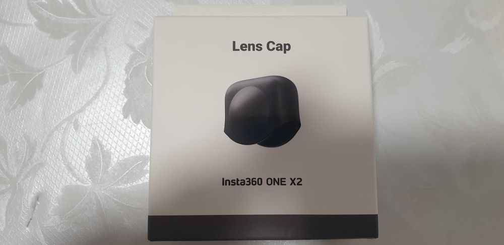 Camera Insta360 ONE X2, diverse accesorii.