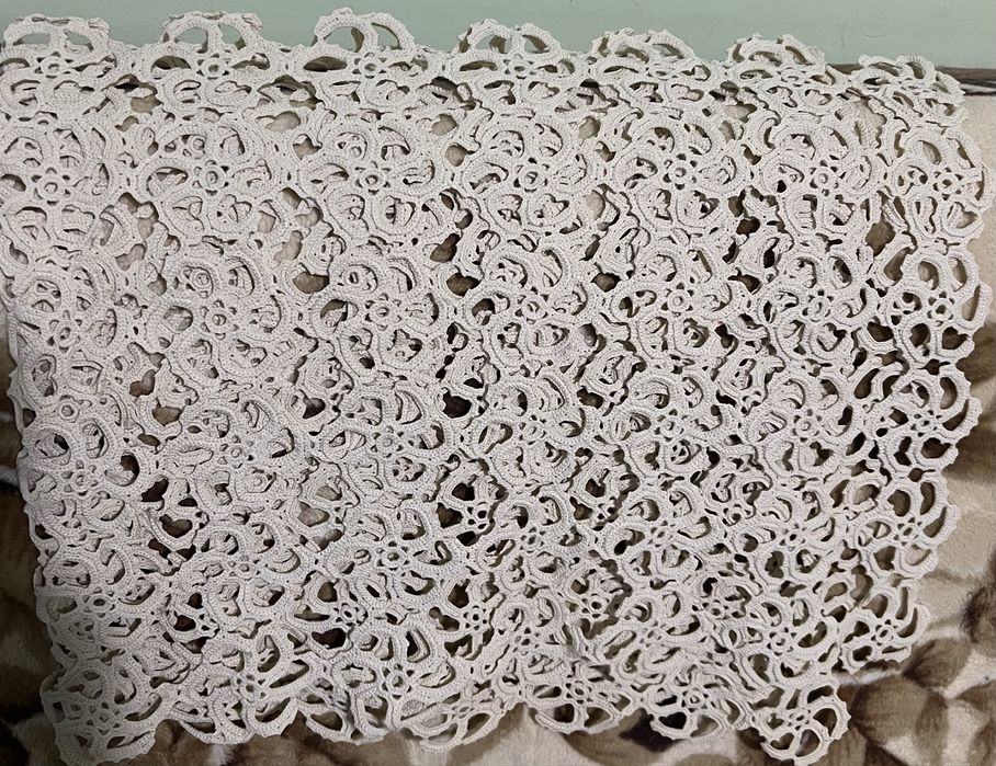Față de masă macrame, vintage, lucrată manual, pătrată