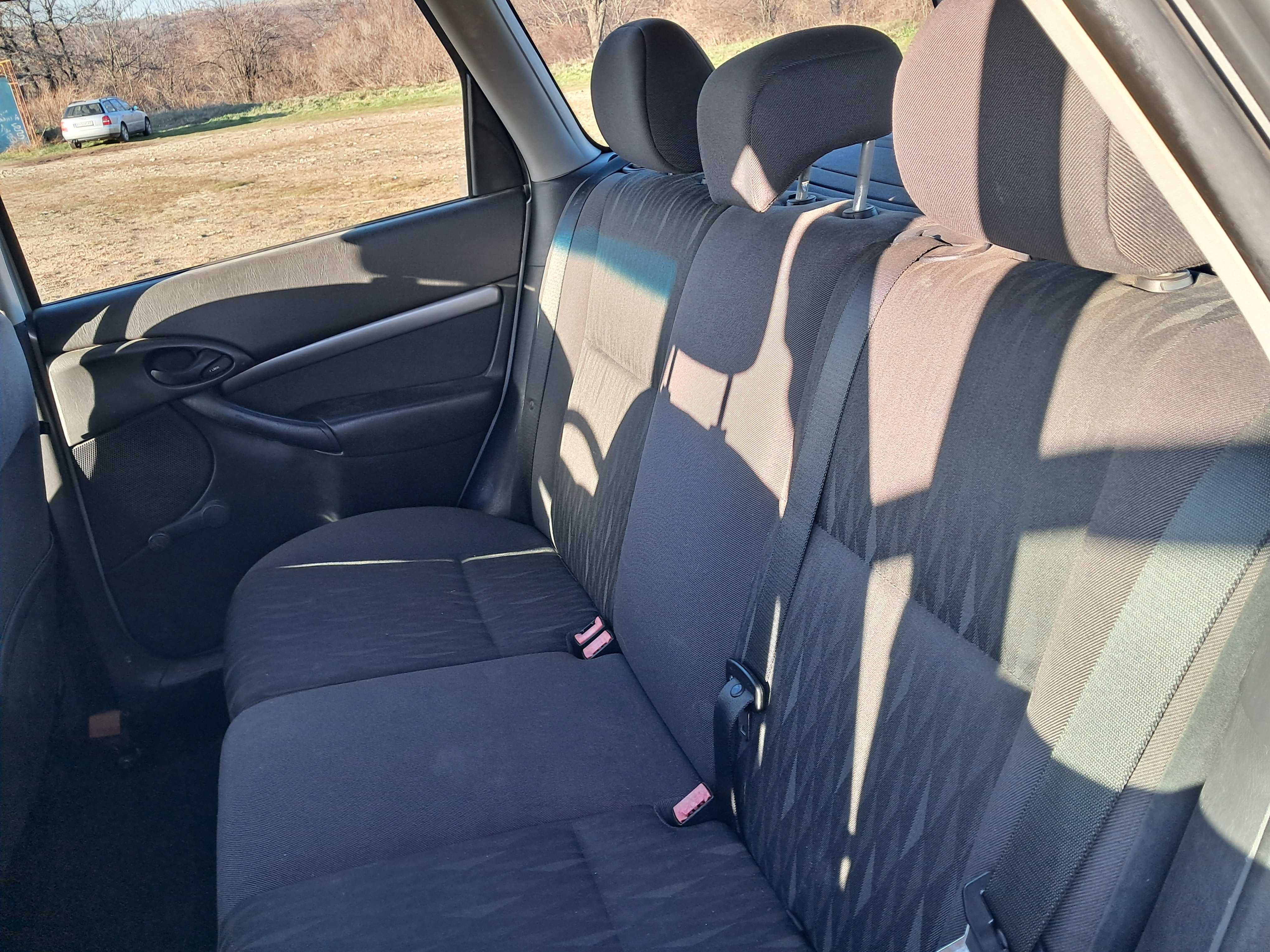 Ford Focus 1.6i 101к.с. 2004 комби