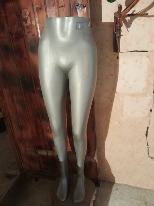 Женски долен манекен