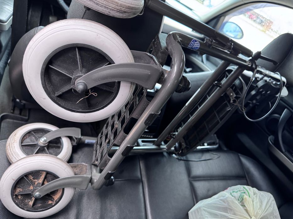 Scaun cu rotile Pentru batrani