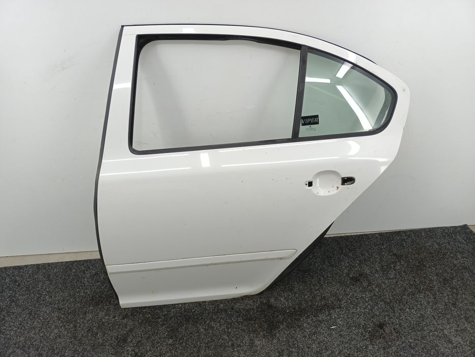 Dezmembrez Usa stanga spate de pe Skoda OCTAVIA 2009-2014