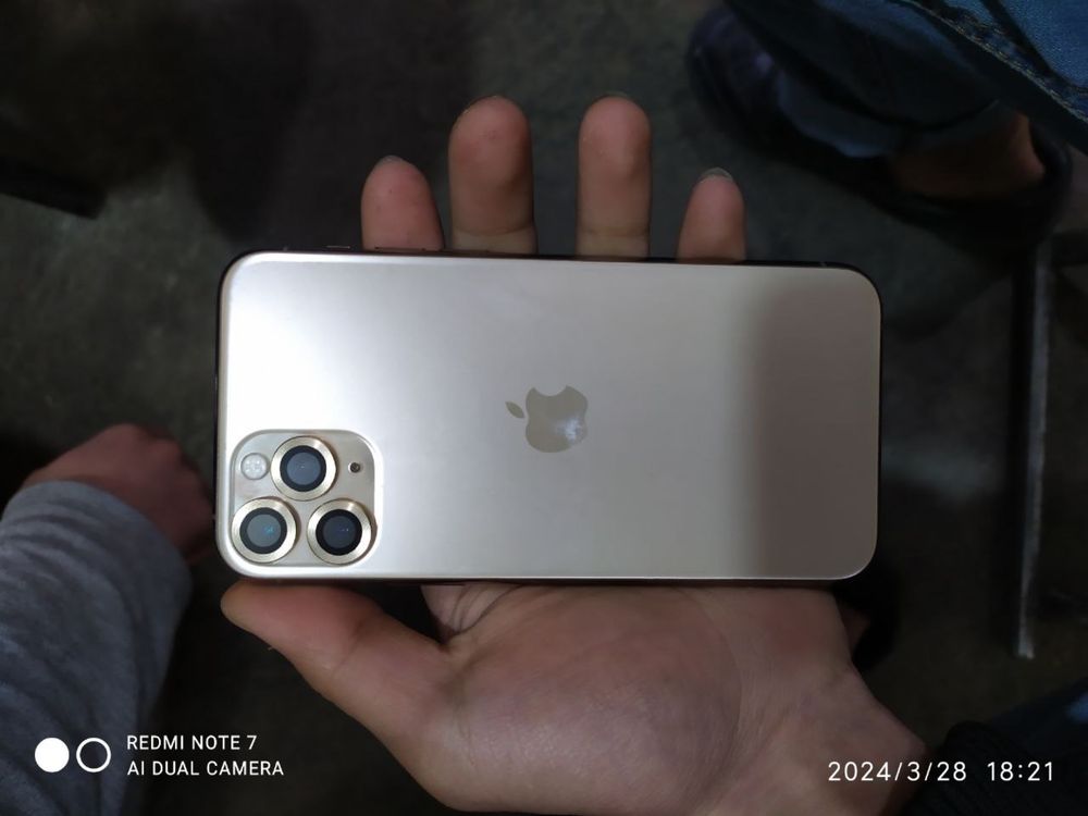 Iphone 11 pro gold