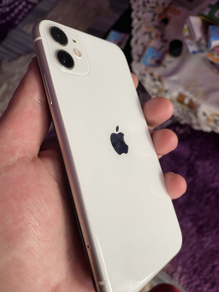 Vand iphone 11 de 128 ca nou baterie noua