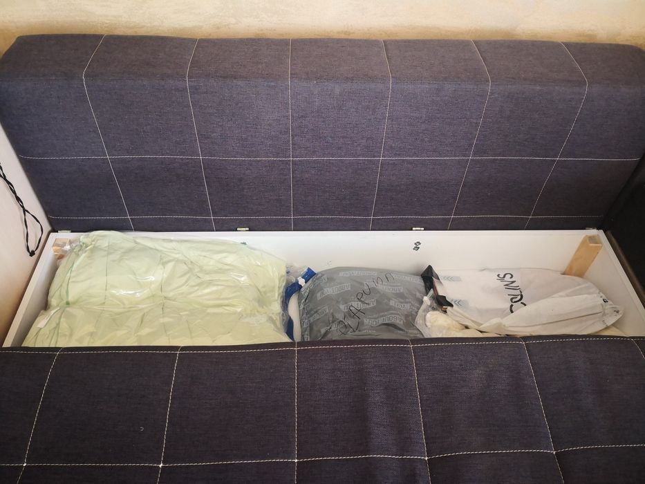 Colțar  canapea extensibil cu lada de depozitare