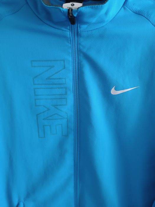 Баскетболни потници,тениски,ветровки на NIKE