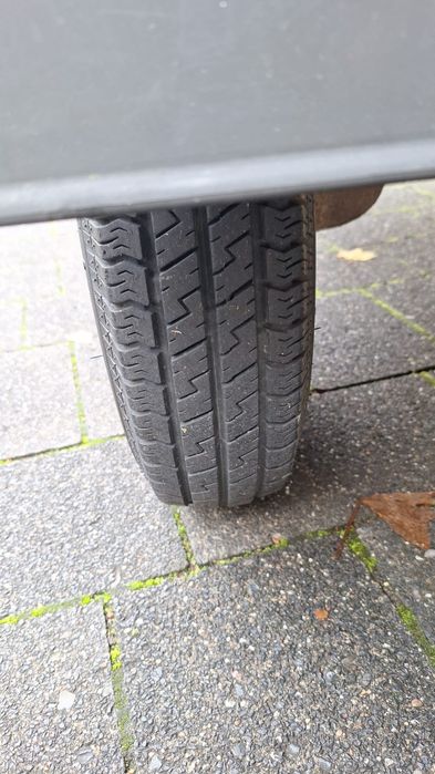 Vând remorcă cu prelată