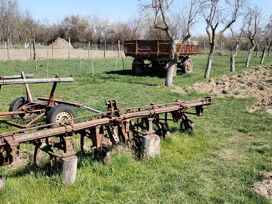 Tractor U650 și utilaje