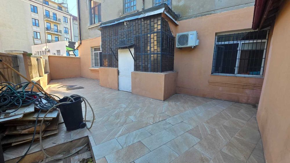 Vand apartament cu 4 camere - Piata Ovidiu -Constanta