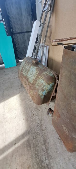 Продам топливный бак