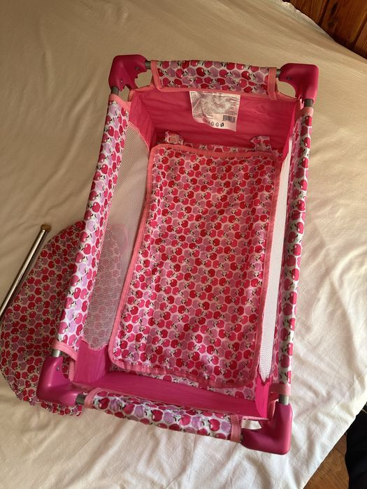 Играчки: легло за кукла, докторски комплект, кукла, PlayDoch пластелин