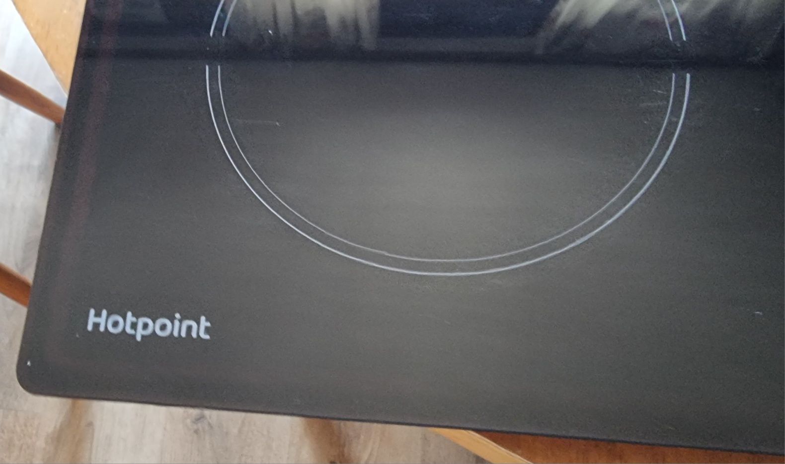 плот за вграждане керамичен 4бр Hotpoint HR651CH