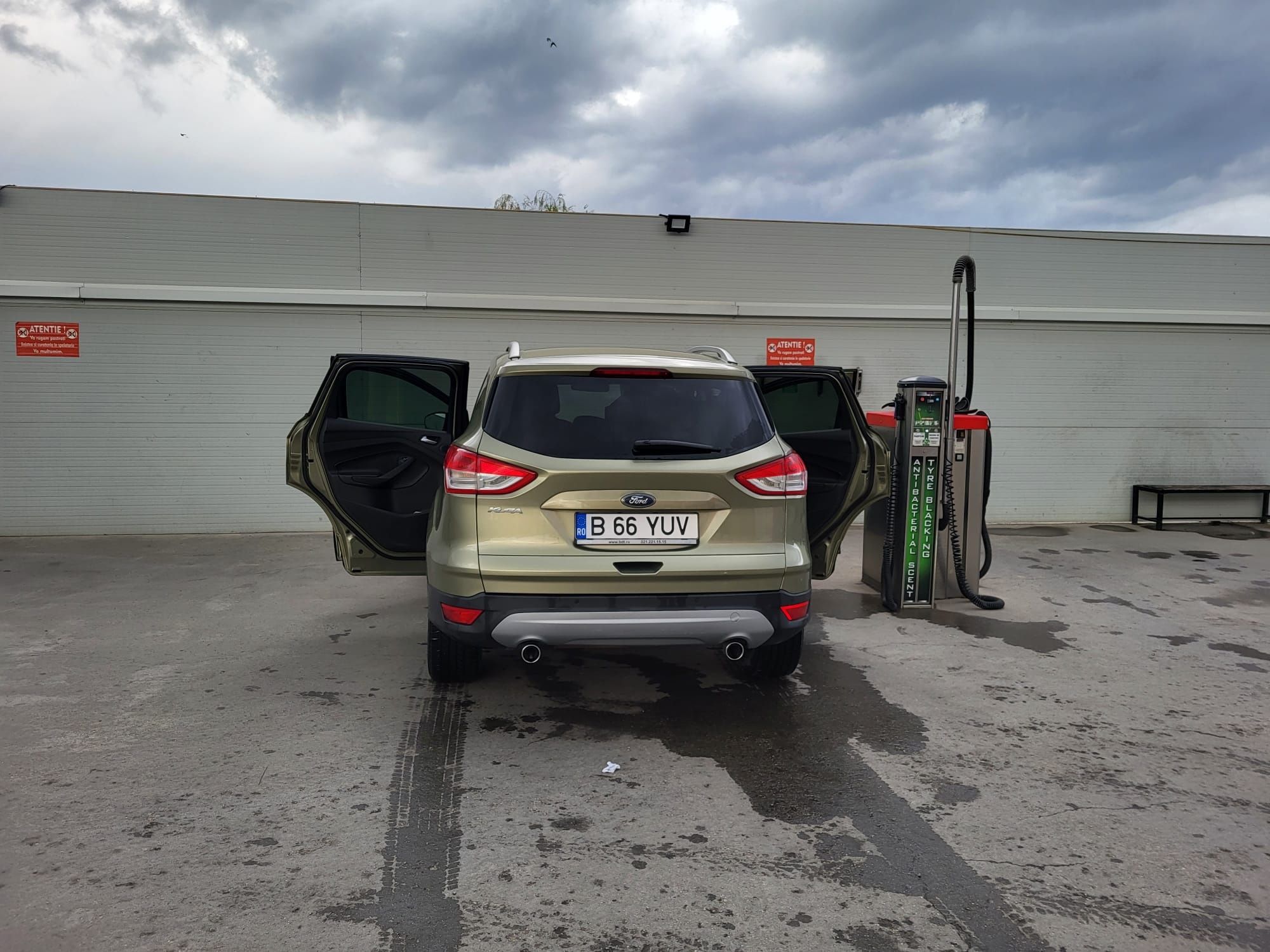 Vând Auto Ford Kuga 2. 0