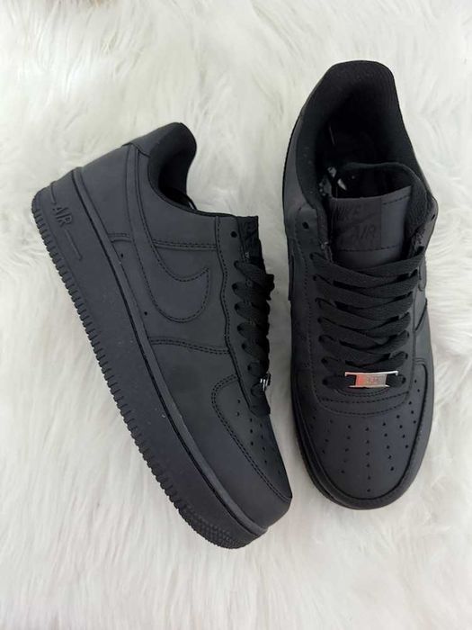 Nike af1 albi si negri