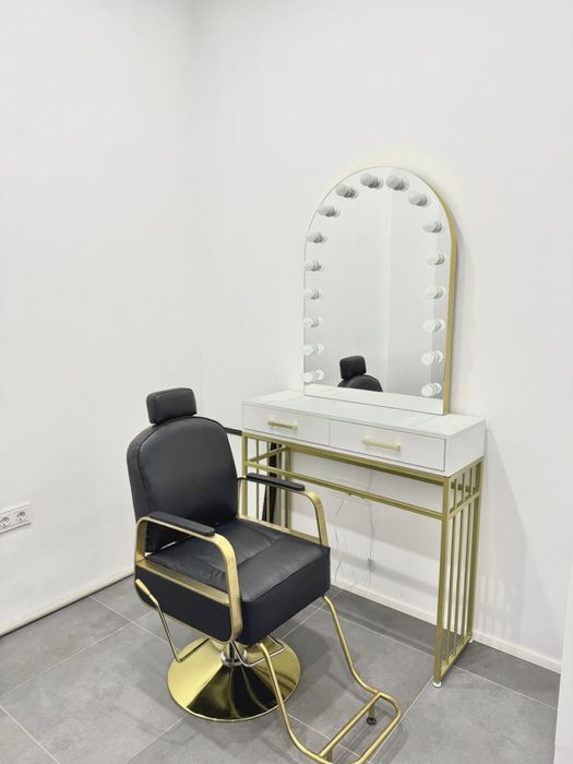 Сдаётся кабинет и парикмахерское место в салоне премиум-класса