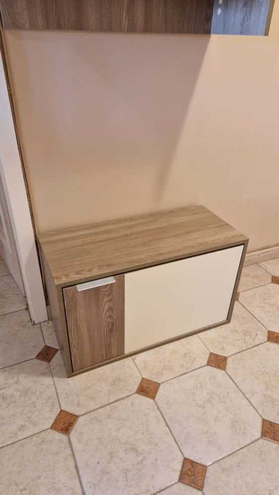 Сет антре: Два шкафа за обувки/чехли, Огледало с рафт, Закачалка