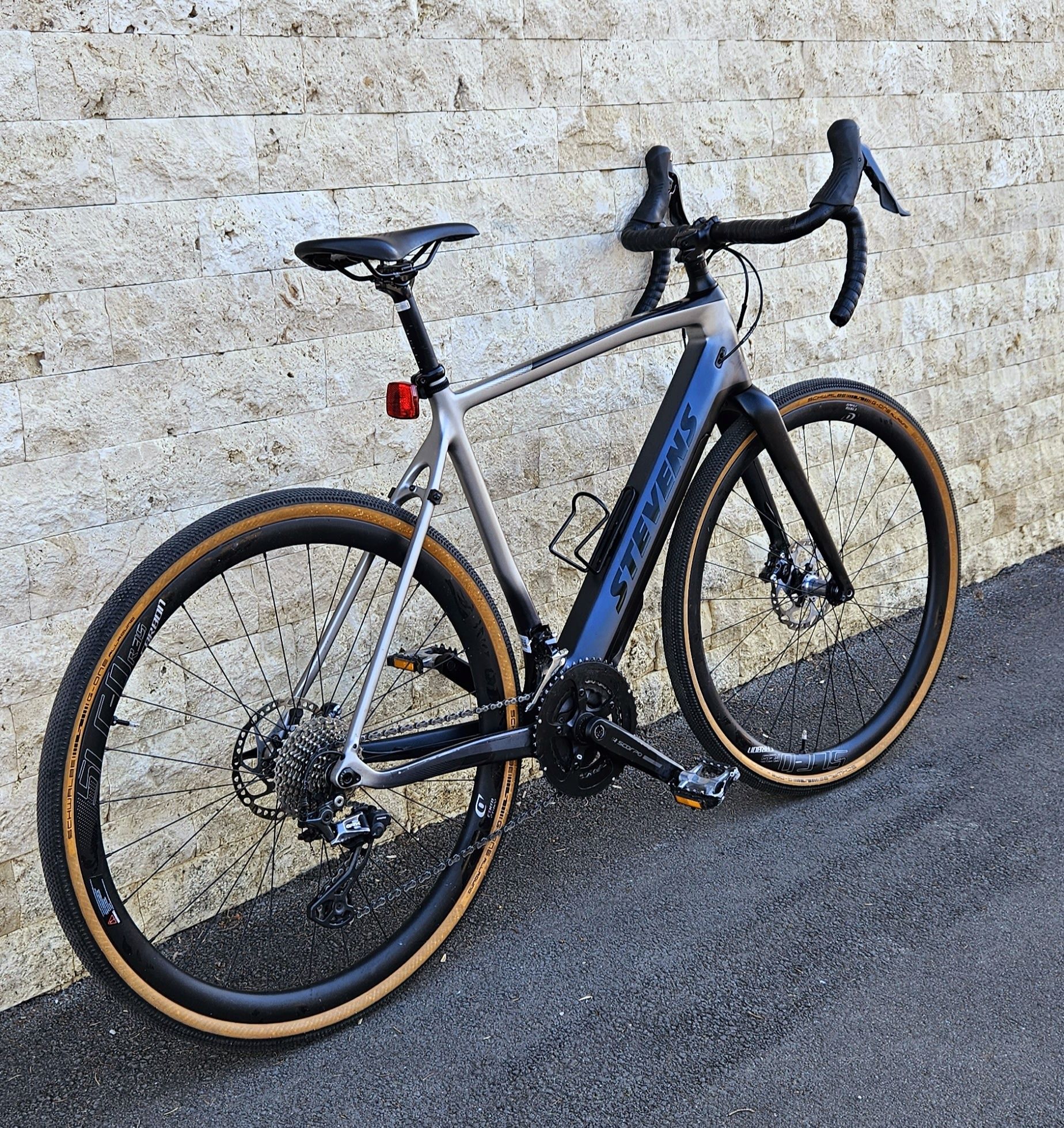 Bicicleta electrica Carbon șosea Stevens E-Getaway Cyclocross