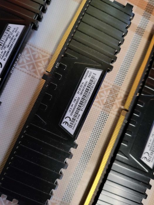 MSI x570 AMD Ryzen 3900x Wraith Prism cooler 32GB Ram