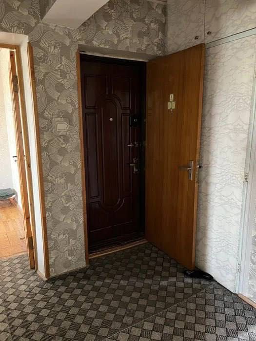 Продаётся 3 комнатная квартира ремонт ул.Садыка Азимова