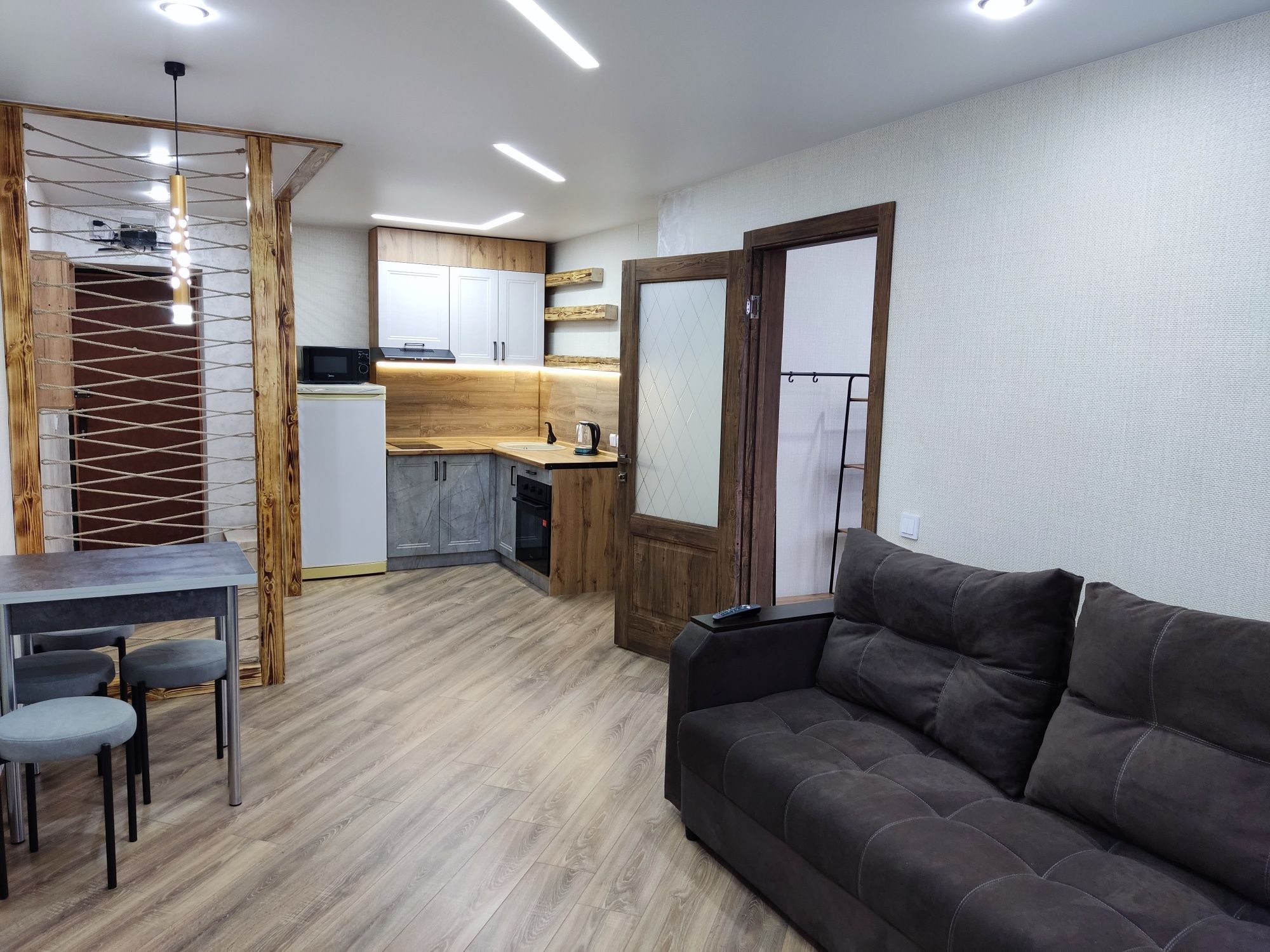 Сдам 2х комн. кв. *VIP* класса, все условия.