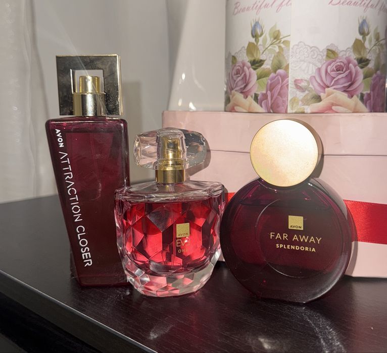 LOT 3 parfumuri avon