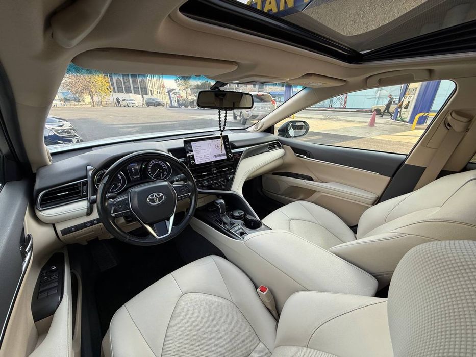 Продаётся Toyota Camry 70 Гибрит 2.5L 2022/2023 года