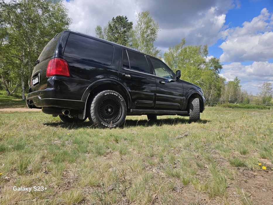 Продам  линкольн навигатор