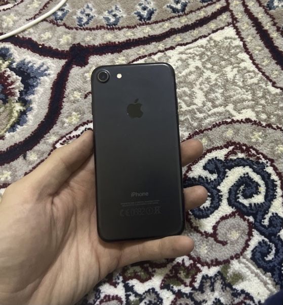 Iphone 7 4/32 yomkst 100