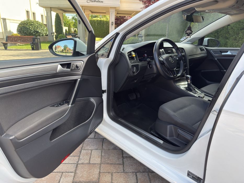 Volkswagen E-GOLF Full Electric 136 CP  35,8 kWh