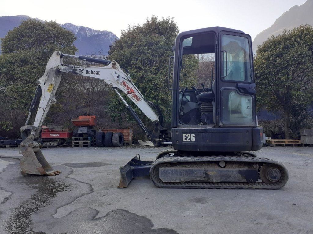 Inchiriez miniexcavator Bobcat