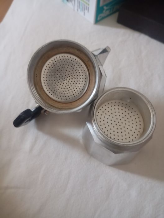 Vând cafetieră espresso,originală Made in Spain,noua nefolosita.
