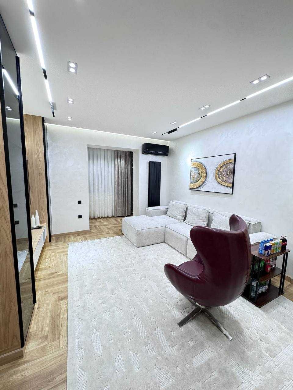 Продается 3 ком квартира ЦУМ Ц7 новая 80м2