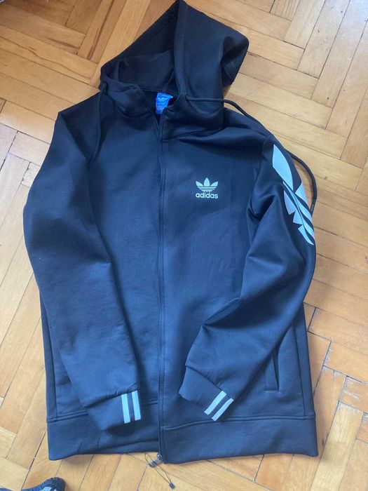 Анцунг Adidas размер XL нов