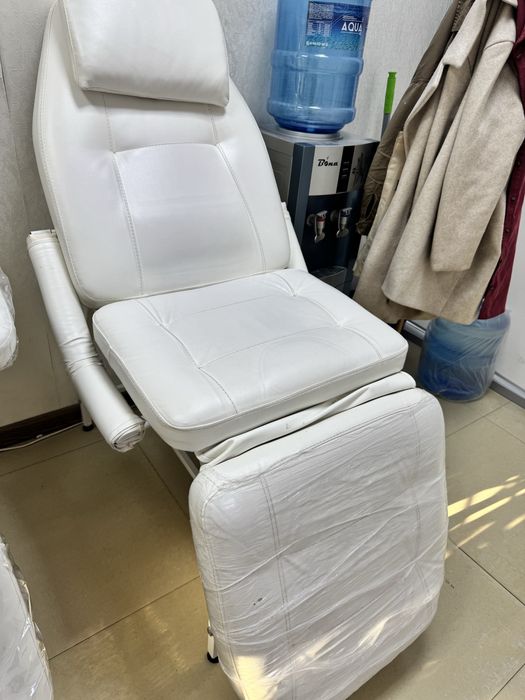 Срочно продам кушетку