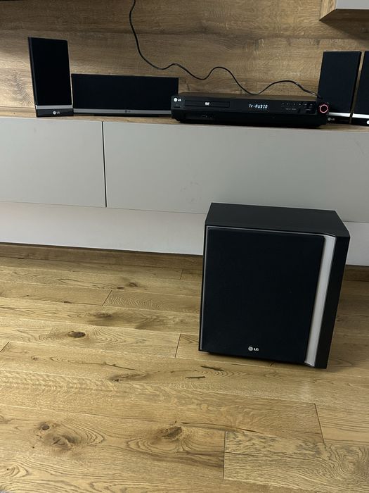 Vând sistem home cinema LG-HT 502