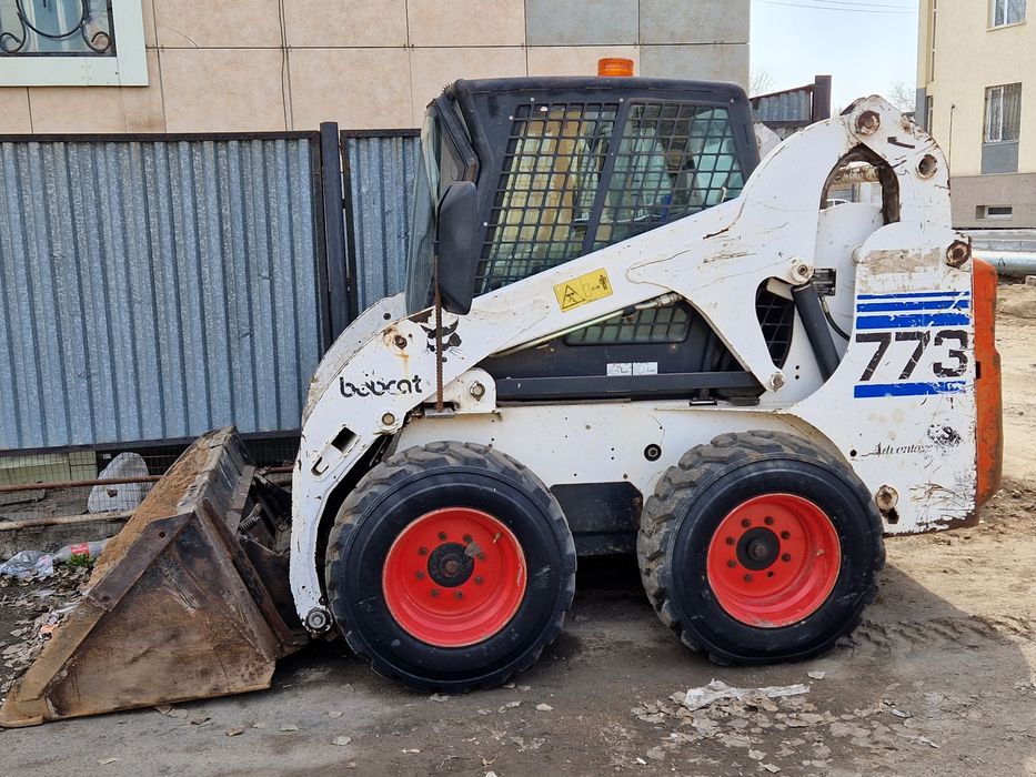 Услуги мини погрузчика (минипогрузчика, бобкат, мксм, bobcat)