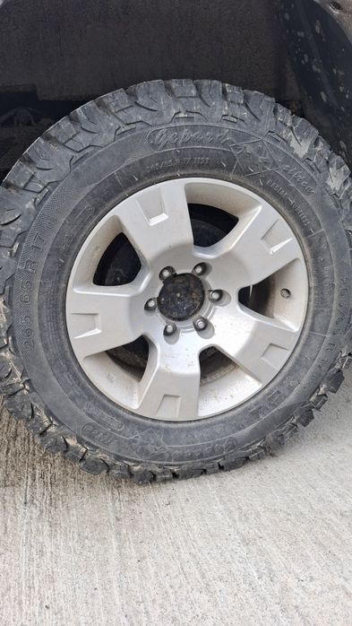 Vand roti cu caciucuri noi