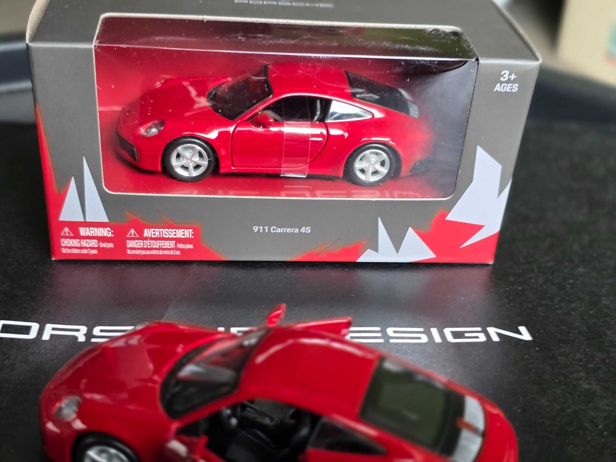 Оригинален мини модел Porshe 911 Caŕrera 4S