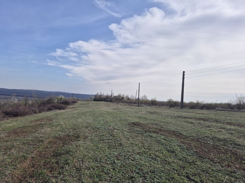 Teren intravilan de vanzare