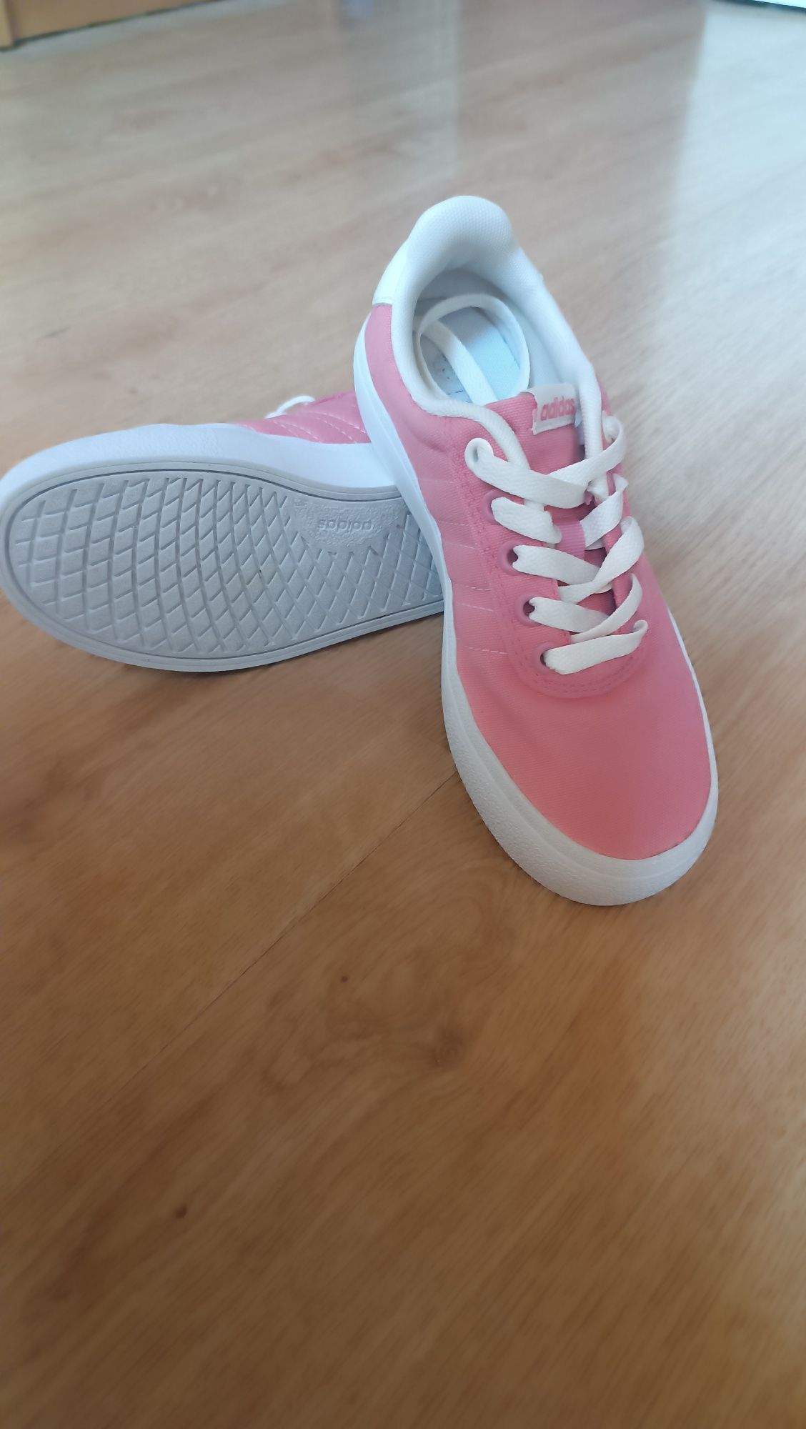 Adidas  и Reebok