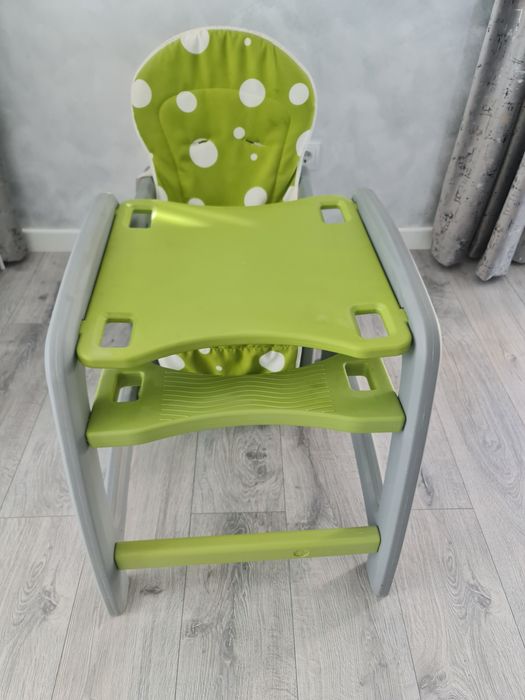Scaun de masa pentru bebeluși