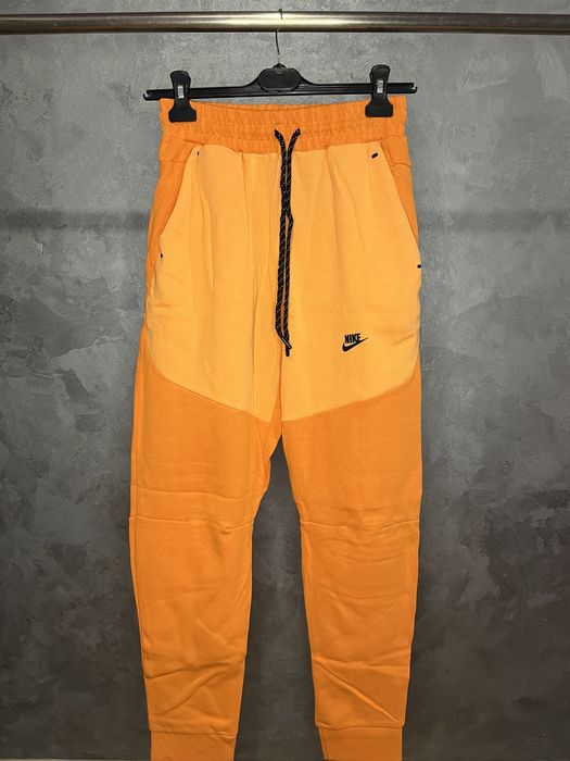 Nike Tech Fleece Екип Оранжев