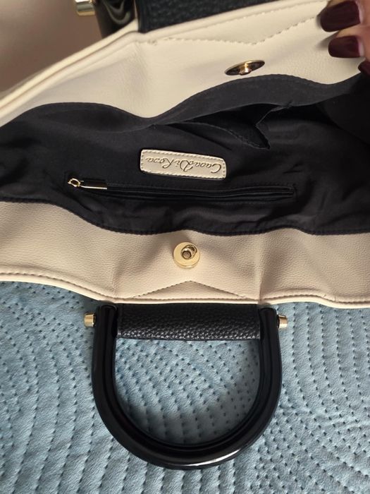 Geantă nouă Casa di Rosa, crem cu detalii negre și maro – cu etichetă