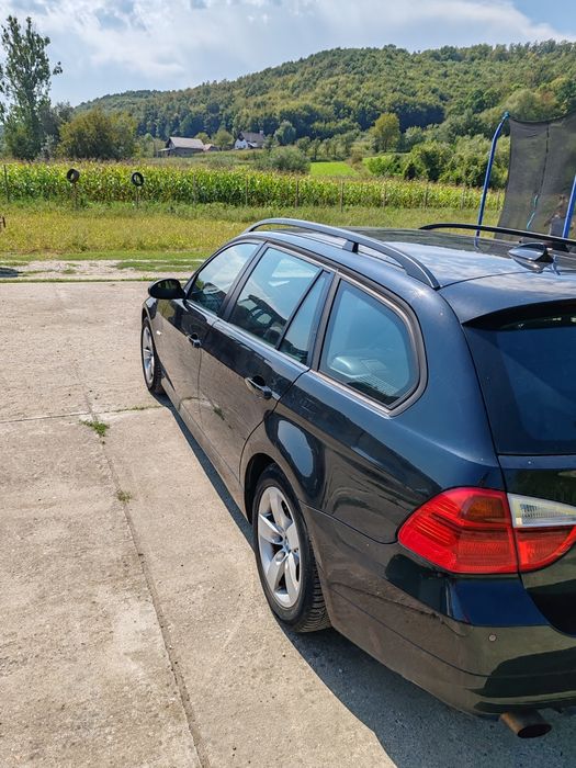 Vând BMW e90 320d