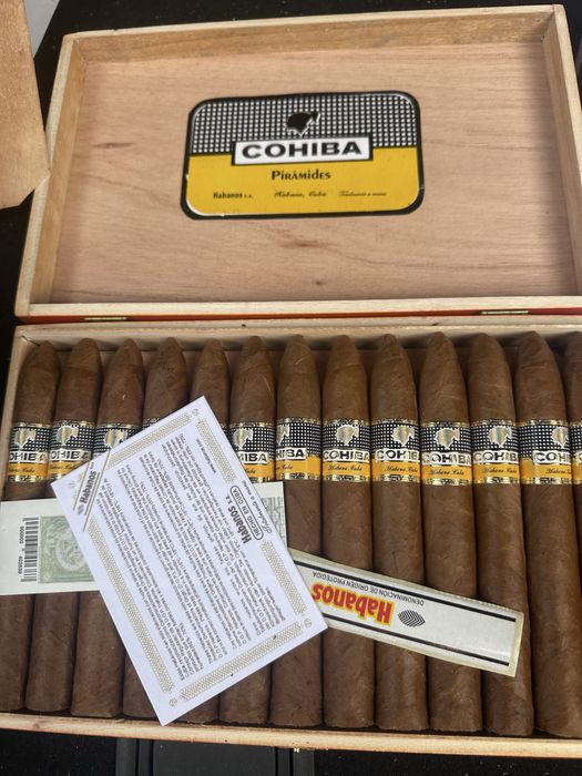 Vand trabucuri Cohiba autentice